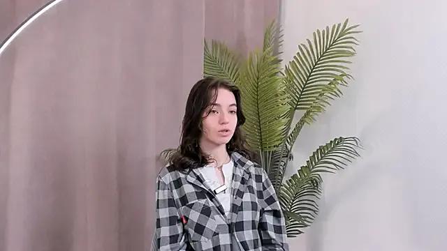 Freechat TarahCayne on StripChat