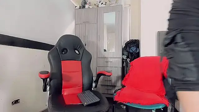 Freechat thiara_veky on StripChat