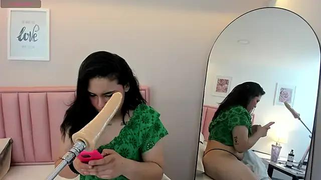 TIFFANY_GLOW__ on StripChat