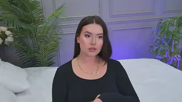 Freechat TrishaWinslet on StripChat