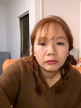 yiyi0316 on StripChat 