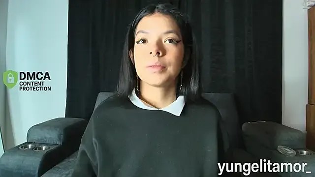 Freechat yungelitamor_ on StripChat